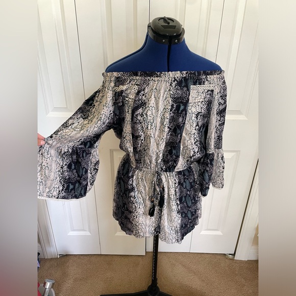 Romper - Picture 2 of 7